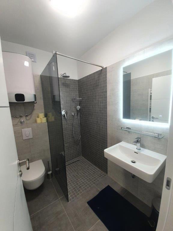 V Apartman *
