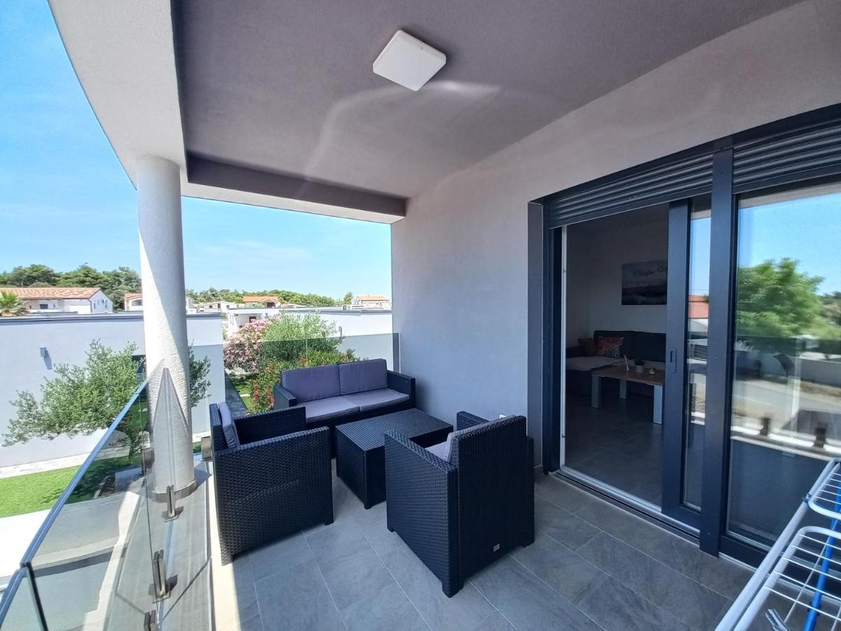 Apartman V *