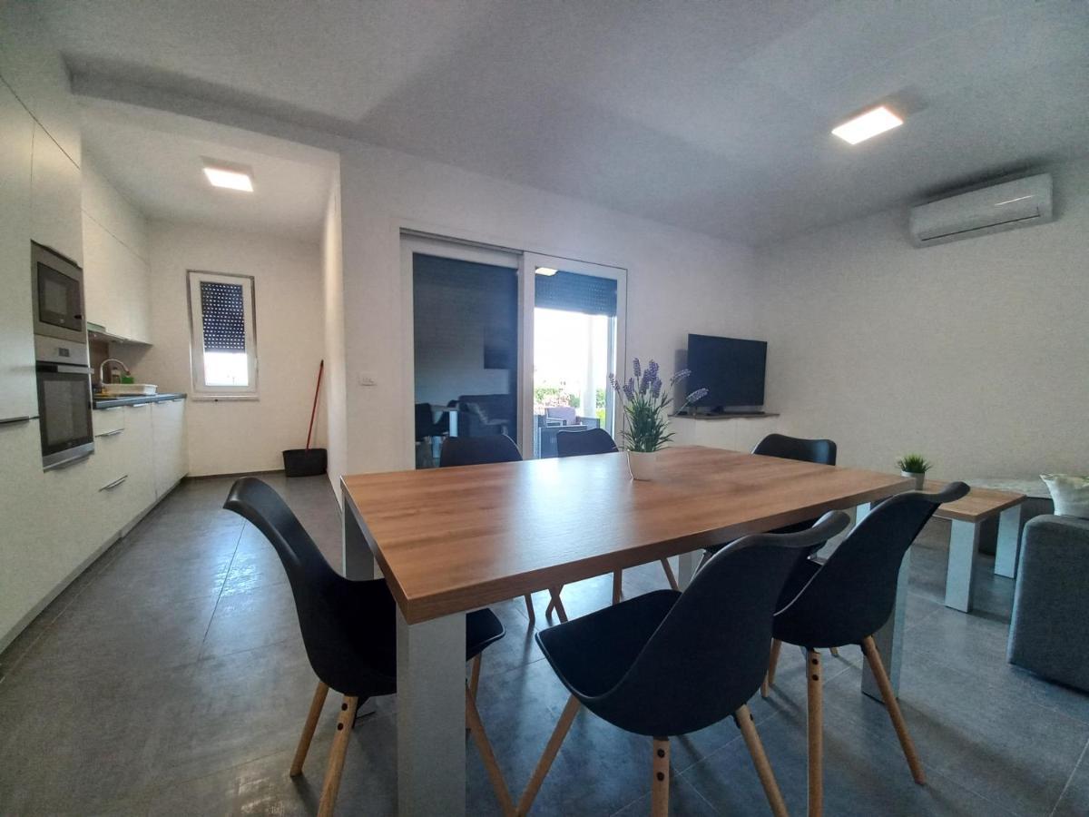 V Apartman *